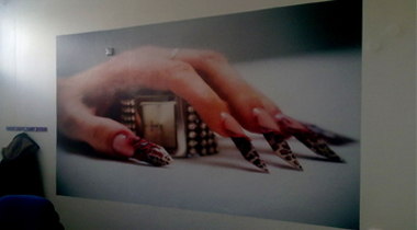Nails stena
